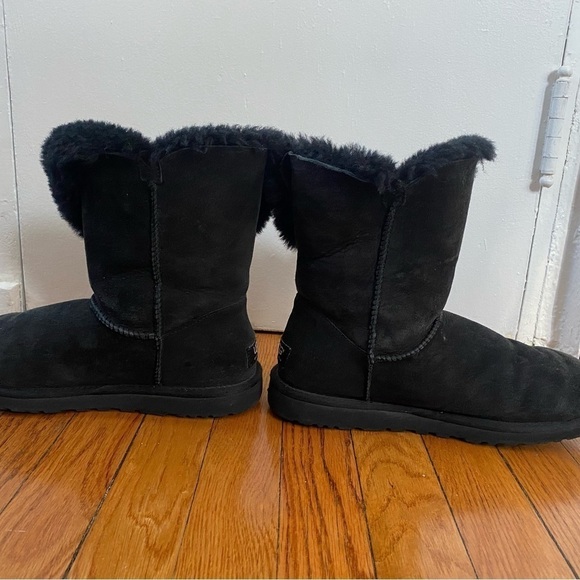 UGG Bailey Button Short Black Suede Shearling Boots Size 9 - Picture 3 of 8